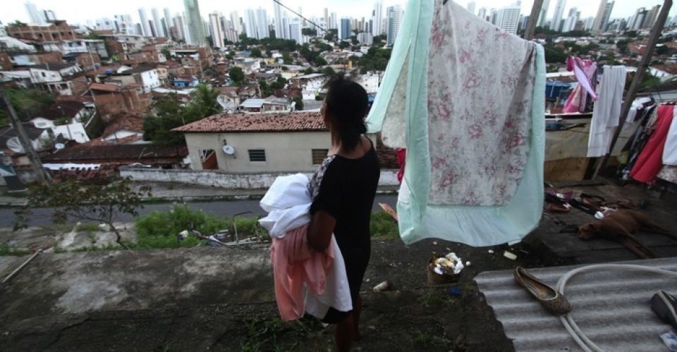 Cai o número de donas de casas no Brasil