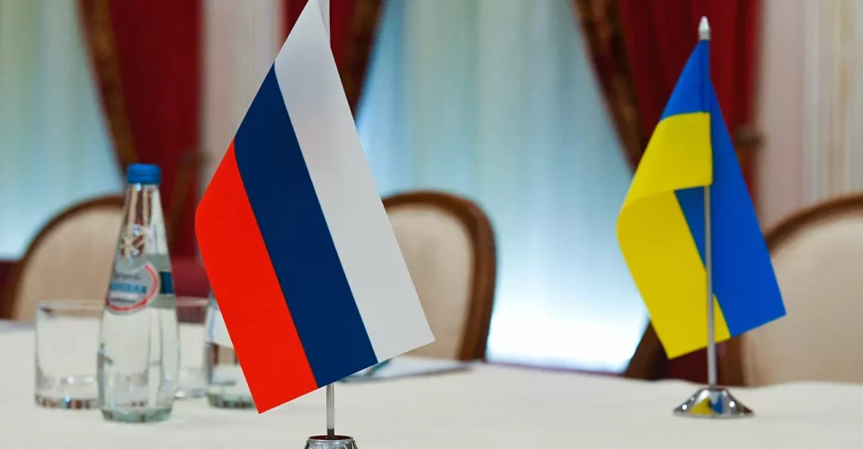 bandeiras russia ucrania negociacoes tratativas negociacao guerra conflito