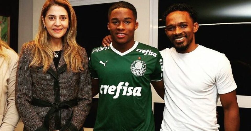 Apoio e humildade: pai de Endrick cita importância de estar próximo ao filho em meio à ascensão no Palmeiras