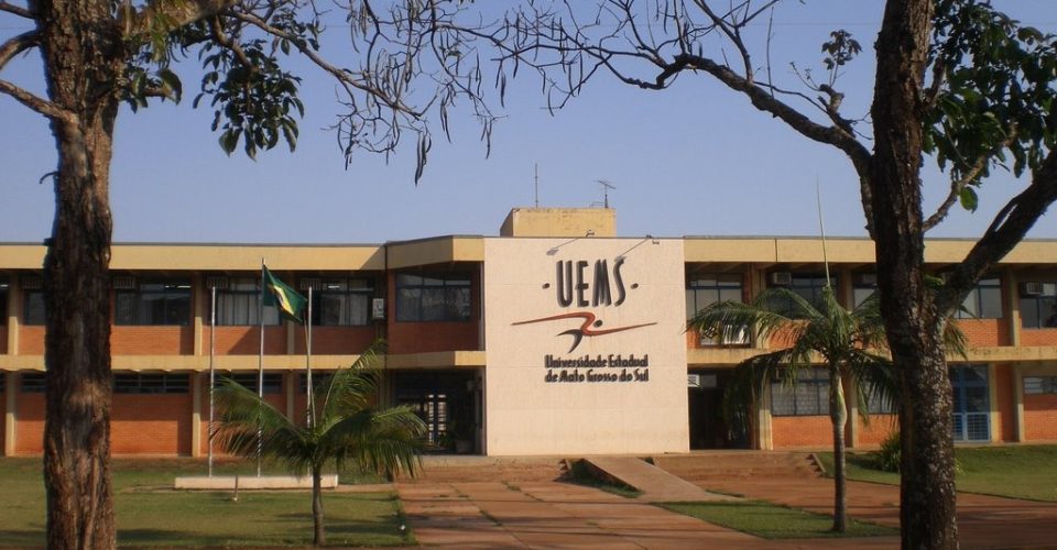 uems universidade faculdade