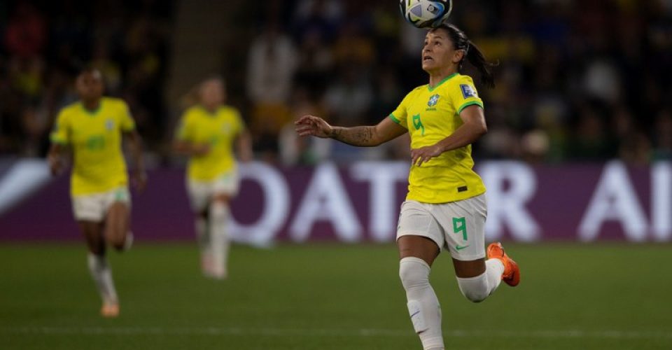 Brasil tenta receber pela primeira vez o Mundial feminino. Seleção feminina ainda está atrás do título inédito na Copa do Mundo. Foto: Thais Magalhães/CBF