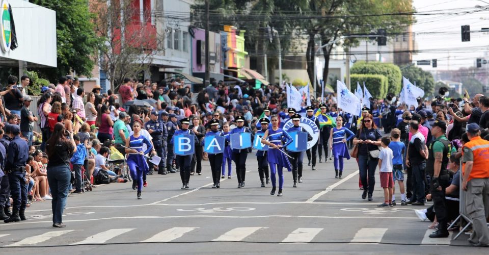 desfile cívico do aniversário de Campo Grande