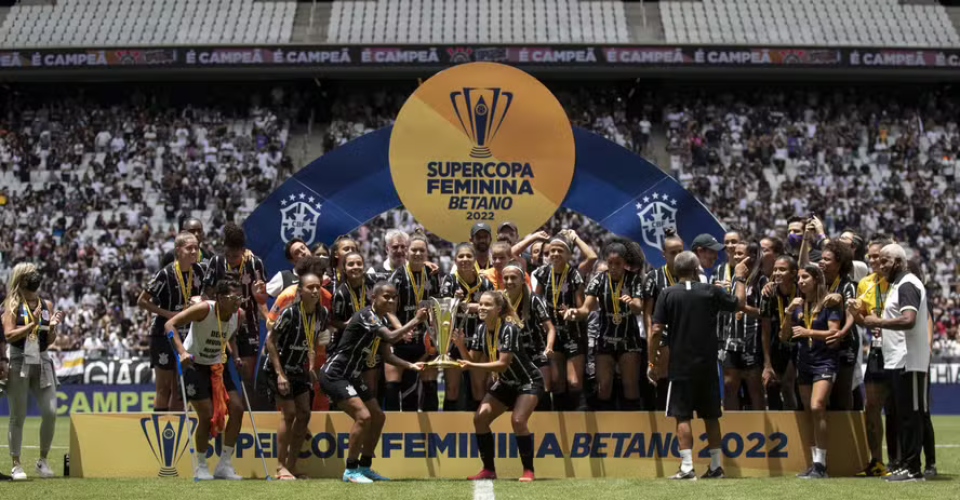 Foto: Corinthians é o atual time campeão da Supercopa/ Thais Magalhães/CBF