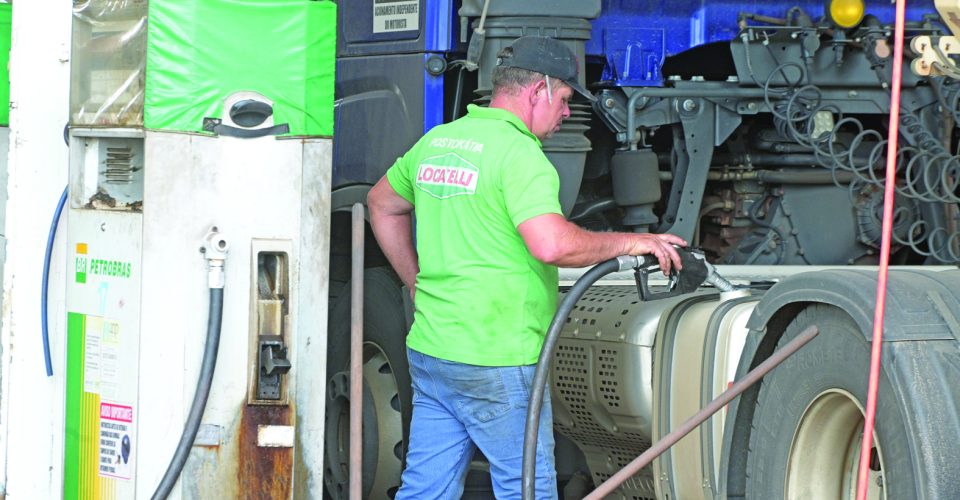 Na sexta-feira, o preço
litro, já se aproximava
dos R$ 7 - Foto: Nilson Figueiredo