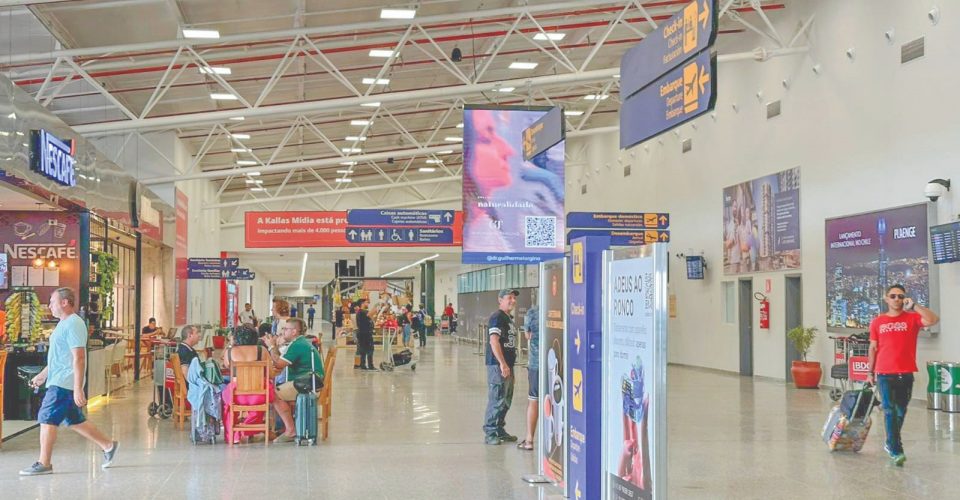 Área de embarque e desembarque, pistas e área de estacionamento serão ampliadas  - Foto: Marcos Maluf