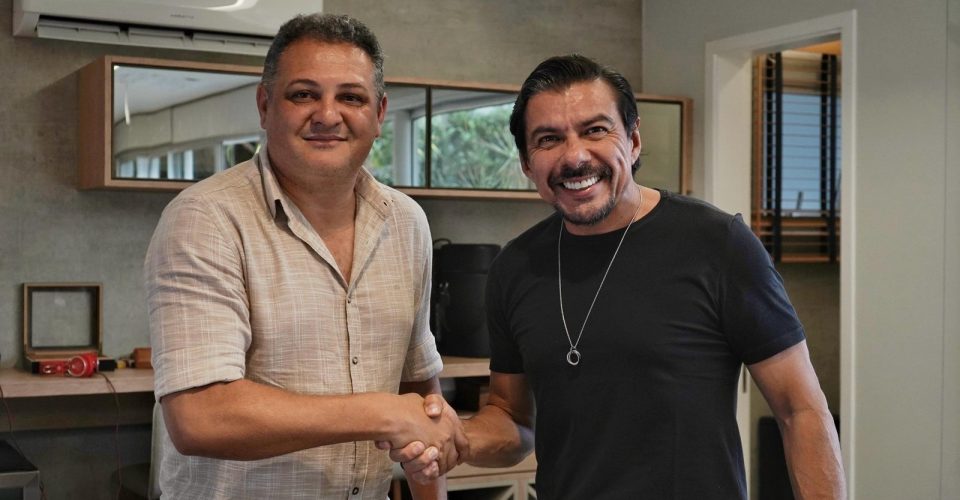 Antônio Soares, presidente do São Gabriel Esporte Clube e Mauricio Mello, da M3 Agency - Foto: reprodução/redes sociais