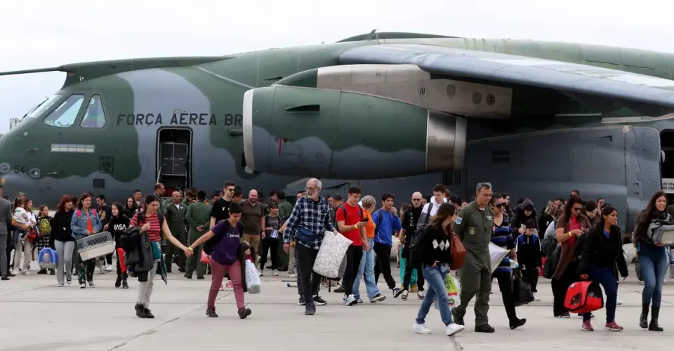 Repatriados seguem para RJ, SP e ES para passar Natal com parentes.|Foto: Tânia Rêgo/Agência Brasil