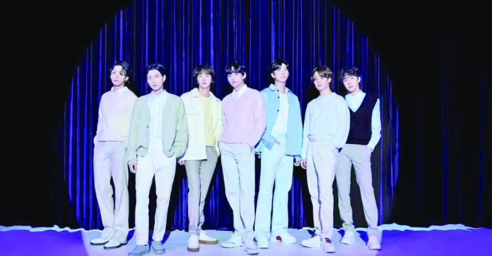 O BTS volta a movimentar fãs ao redor do mundo com o anúncio de uma nova turnê internacional - Foto: reprodução