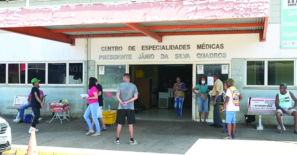 Normalmente, pacientes chegam pela manhã e retornam no mesmo dia para os seus municípios - Foto: Marcos Maluf