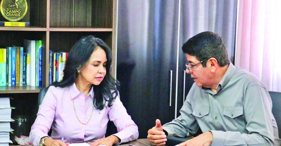 Secretária Márcia Hokama e secretário José Mário da Agereg em coletiva de imprensa - Foto: Roberta Martins