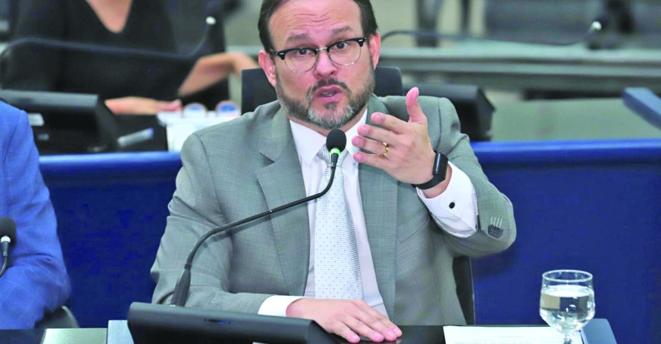 Dr. Lívio, presidente da CPI, anuncia primeiras ações da CPI. Na próxima semana, começam na segunda. - Foto: divulgação