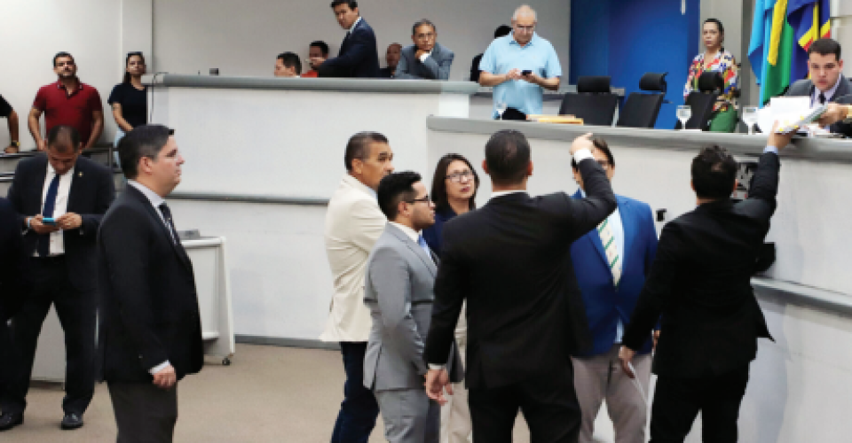 Foto: Vereadores da
Capital fazem sessão
extraordinária no último dia útil de 2023/Izaqias Mederiso/CMCG