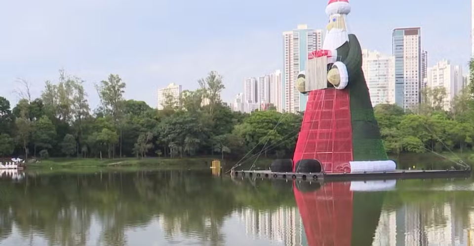 Estrutura é composta por aproximadamente 450 mil lâmpadas de LED — Foto: RPC Londrina