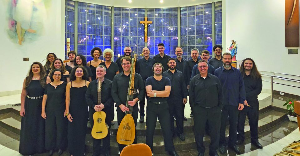 O Coral da UFMS (foto) e
no Coro Lírico Cant’arte
homenageiam o saudoso
Maestro Manoel Rasslan - Foto: Jorge Geraldo/Acervo pessoal