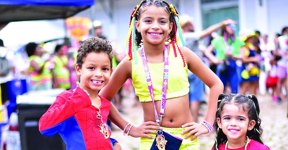 Cordão Valu mantém a tradição entre gerações na folia de blocos - Foto: Assessoria/Divulgação