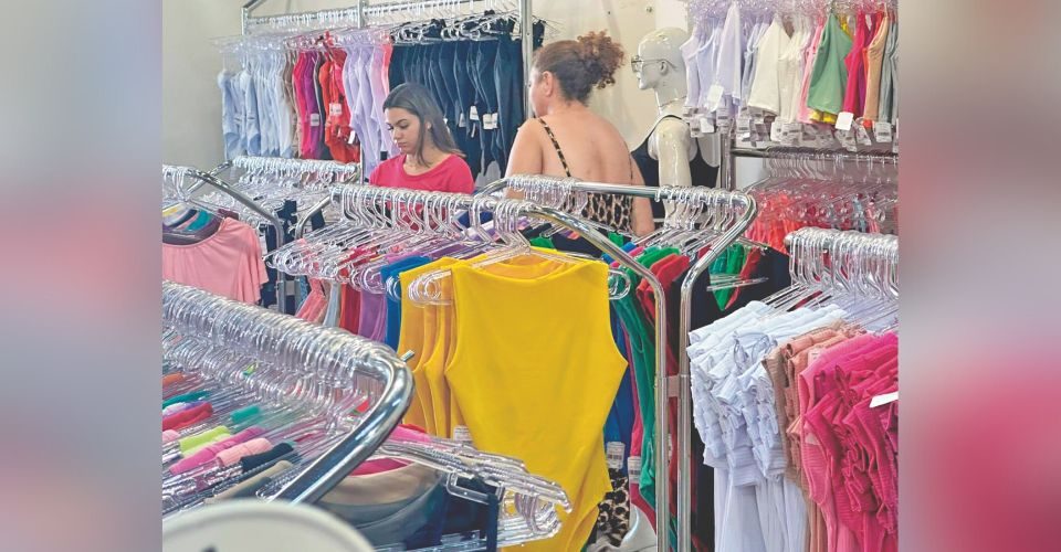 Entre janeiro e abril, o varejo ampliado avançou 0,5% em comparação a 2024 - Foto: Marcos Maluf