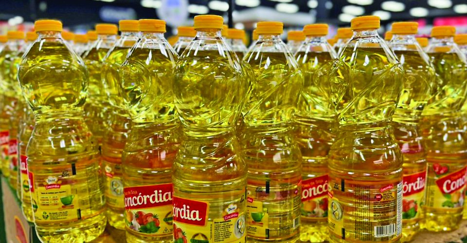 O óleo de cozinha segue entre
os principais responsáveis pela
alta no custo da cesta básica
nesta segunda semana de abril - Foto: Roberta Martins