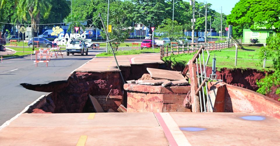 Região do Lago do Amor amanheceu destruída e ruas alagadas nos bairros - Foto: Nilson Figueiredo