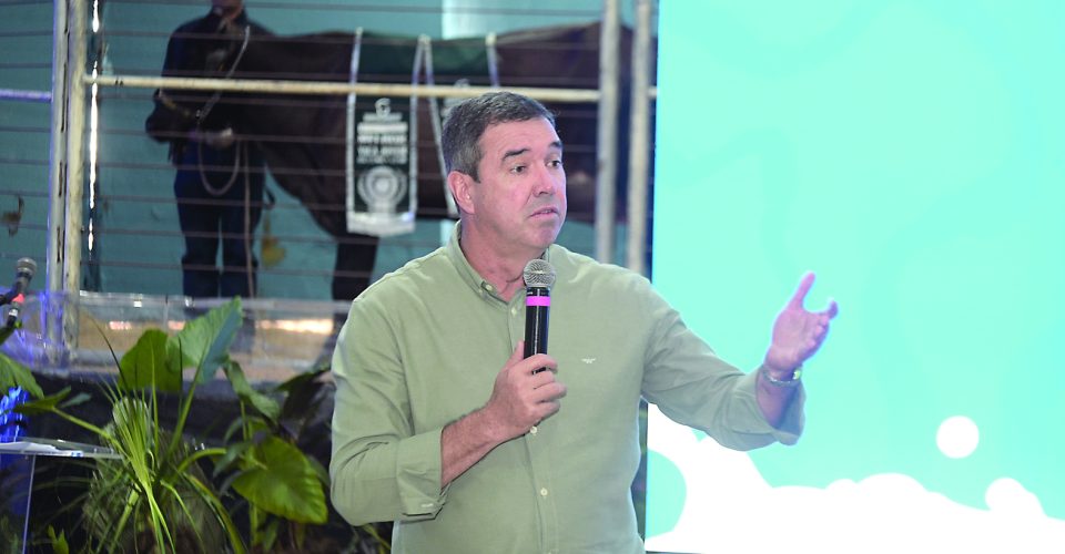 Com recursos são para o programa Rodar MS para recuperar quilômetros de estradas; gestão afirma que operação não compromete o caixa estadual - Foto: Nilson Figueiredo