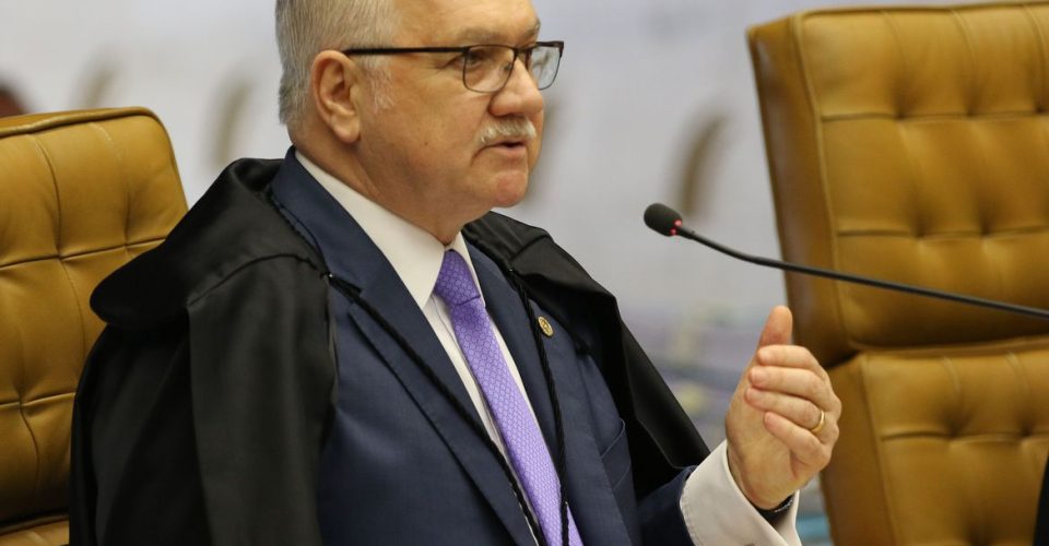 O ministro Edson Fachin, durante sessão do STF que retoma julgamento sobre o compartilhamento de dados bancários e fiscais. Foto: Agência Brasil