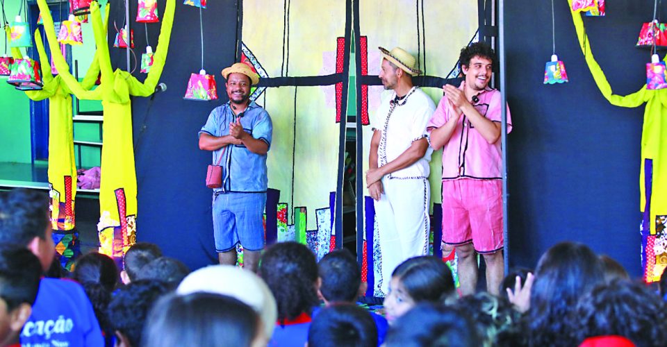 A atração será o espetáculo “Pelega e a Porca Prenha – Episódio: Na Mata do Pequi” / Foto: Assessoria/Divulgaçã