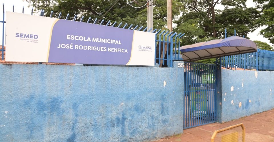 Escola Municipal José Rodrigues Benfica, na manhã desta sexta-feira (12) - Foto: Nilson Figueiredo