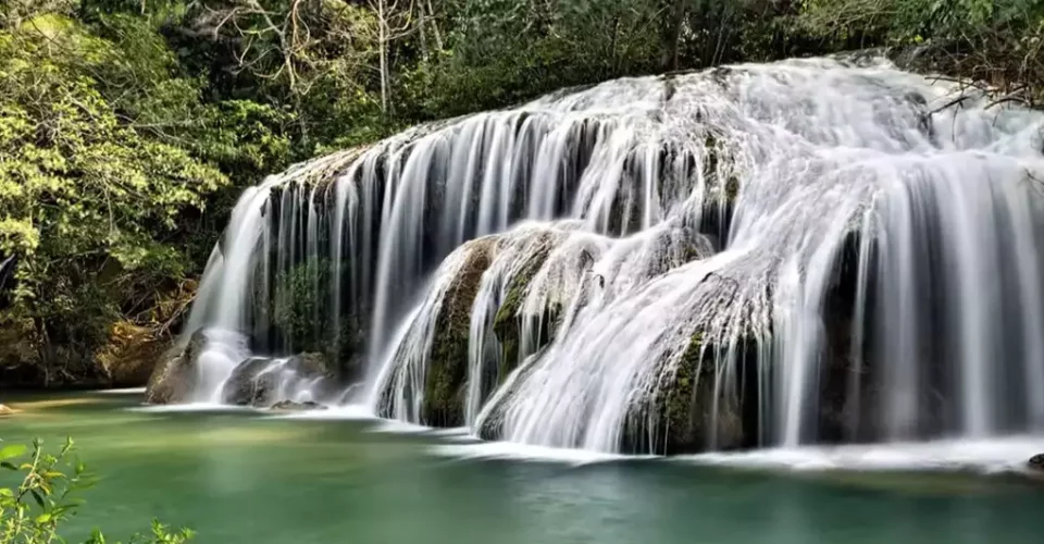 Cachoeira na Estância Mimosa, em Bonito - Foto: divulgação