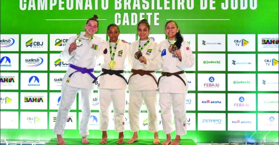 Mariana Giachini, bronze, no Nacional Cadete até 70kg - Foto: Jonas Farias/Febaju