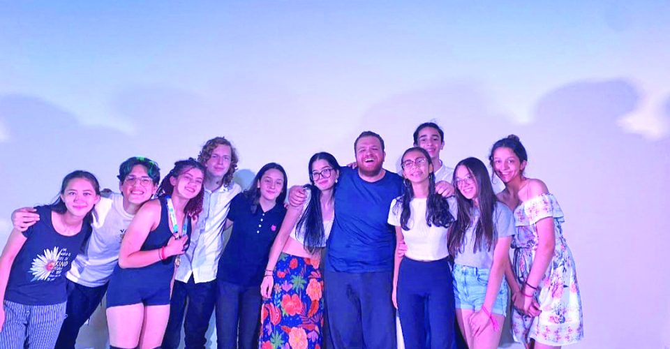 Arte em equipe Muito mais do que um festival artístico, trata-se de uma experiência pedagógica - Foto:  Rapha Oliveira/Arquivo pessoal