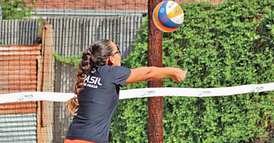 Ana Bia durante treino na tarde de ontem (20), em Campo Grande - Fotos: Roberta Martins