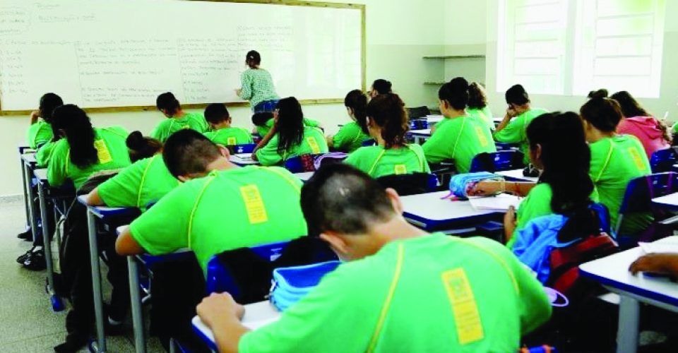 Foto: Salário dos professores
concursados do
Estado já é a maior
remuneração do país/Edemir Rodrigues