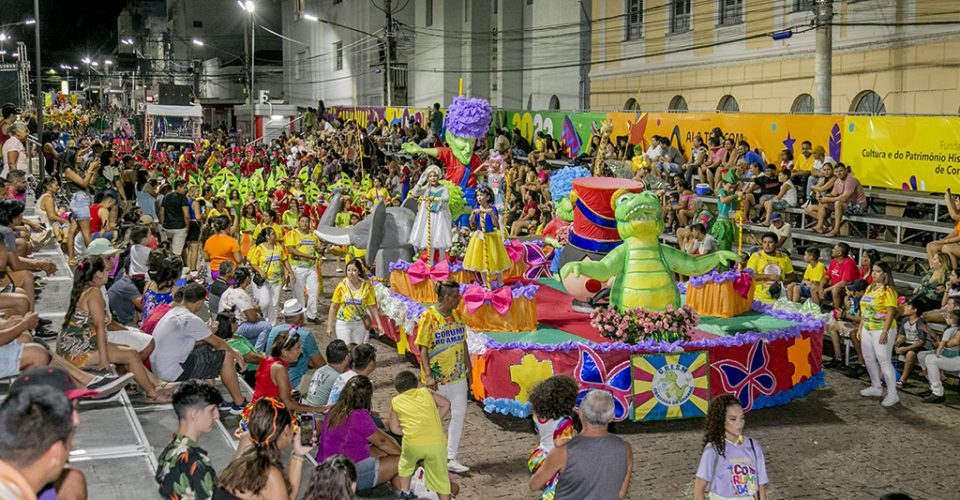 Escolas de samba da Cidade Branca desfilam no domingo e na segunda (Foto: Renê Marcio Carneiro/PMC)