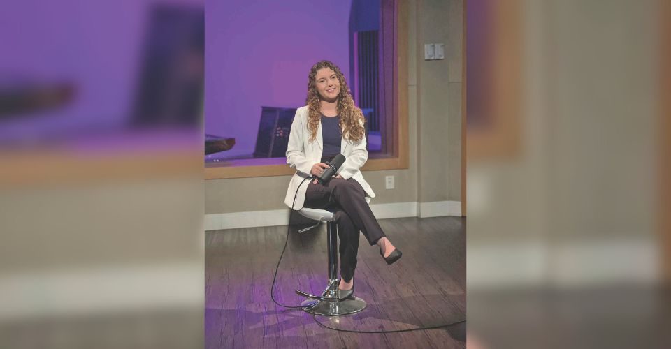 Gabi Andrade nos estúdios da Graça Music no Rio de Janeiro, para a gravação da releitura de “Deus Cura” - Foto: Graça Music/Divulgação