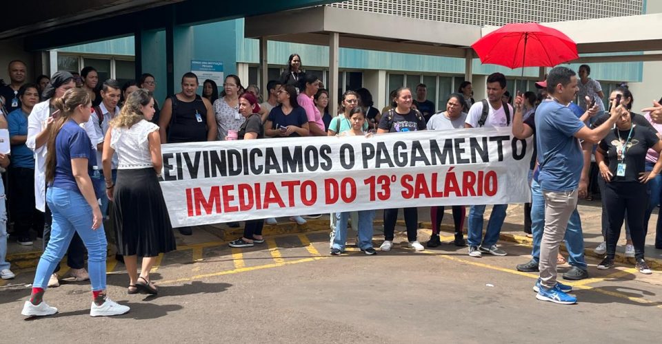Profissionais afirmam que não receberam o 13º salário - Foto: Juliana Aguiar