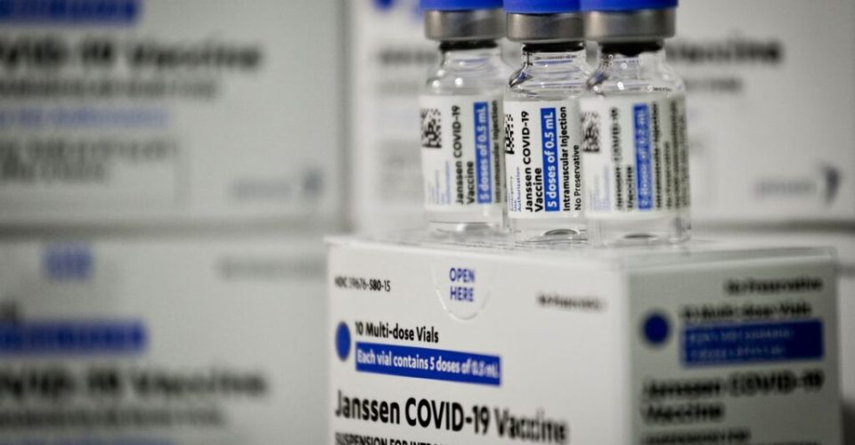 janssen covid-19 imunizacao imunizante dose vacina