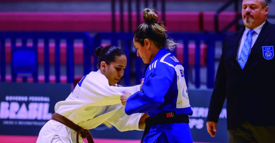 Hellen Cordeiro, de branco, no Campeonato Americano IBSA, onde foi prata
Local: Centro de Treinamento Paralímpico Brasileiro, em São Paulo - Foto: Taba Benedicto/ CBDV