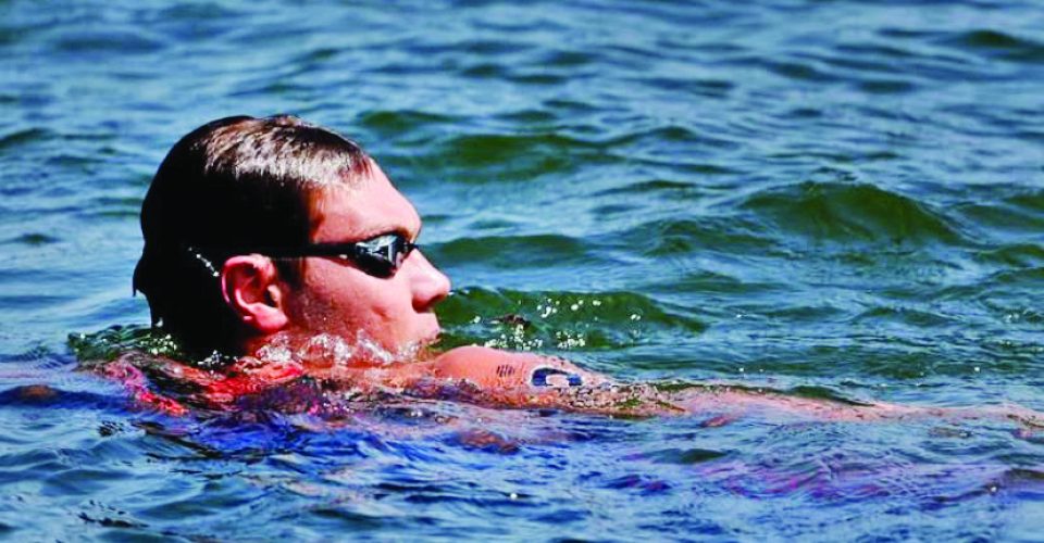 Nadador Luiz Felipe
Loureiro disputa o
Mundial de esportes
Aquáticos em Singapura - Foto: Divulgação