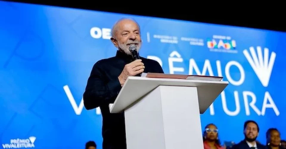 Lula participou ontem (23) da entrega do Prêmio Vivaleitura, em Brasília - Foto: Ricardo Stuckert/PR