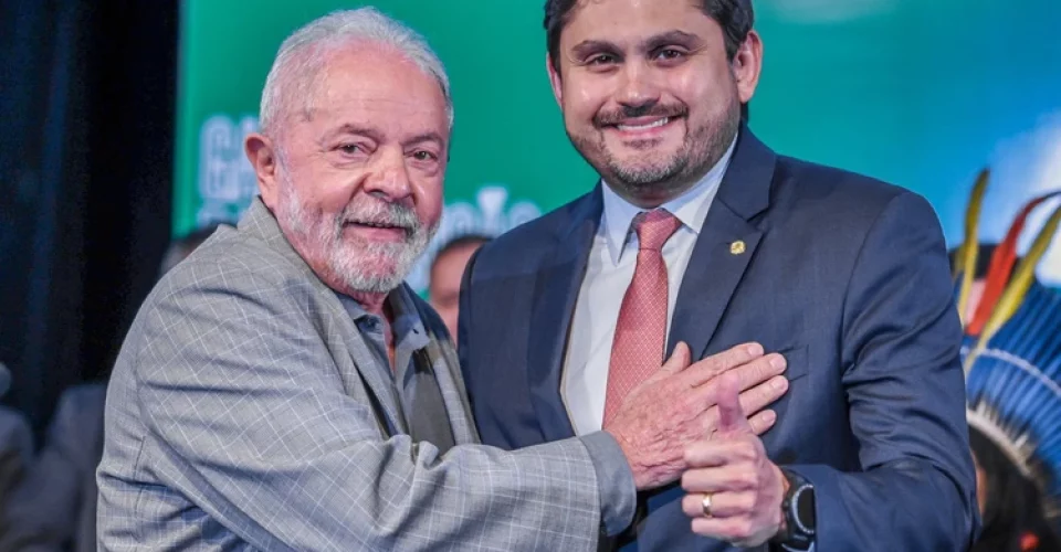 Lula e o ministro das Comunicações, Juscelino Filho, do União Brasil - Foto: Ricardo Stuckert/Presidência da República