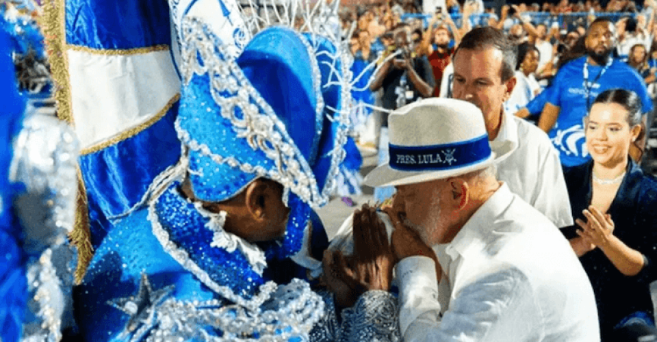 Lula fala com o mestre-sala da Acadêmicos de Niterói, escola rebaixada no Carnaval do Rio - Foto:  Reprodução