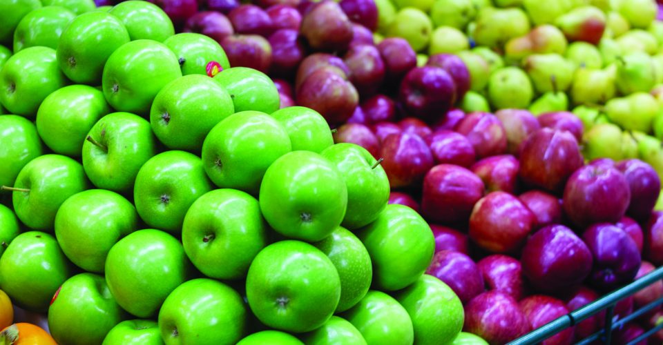 Variedades de
maçãs são vendidas
em atacadista da
Capital (Foto: Cayo Cruz)