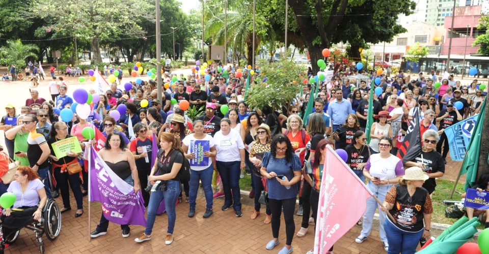 Manifestação dos professores (Foto: Nilson Figueredo )