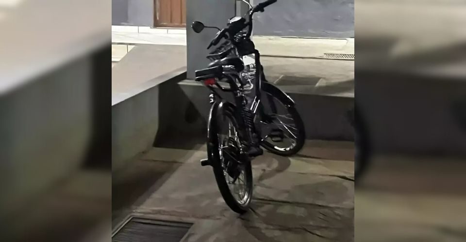 Bicicleta conduzida por adolescente - Foto: reprodução/Paranaíba Notícias