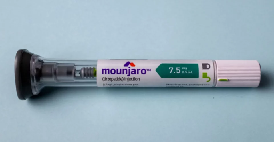 Reino Unido faz alerta para risco de pancreatite com Mounjaro - Foto: Shutterstock