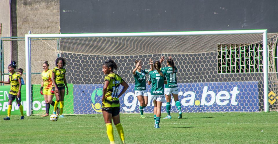 O Palmeiras goleou o Cresspom por 7x1 pelo Brasileirão Feminino, no Distrito Federal. (Foto: Jonas Pereira/Distrito do Esporte)