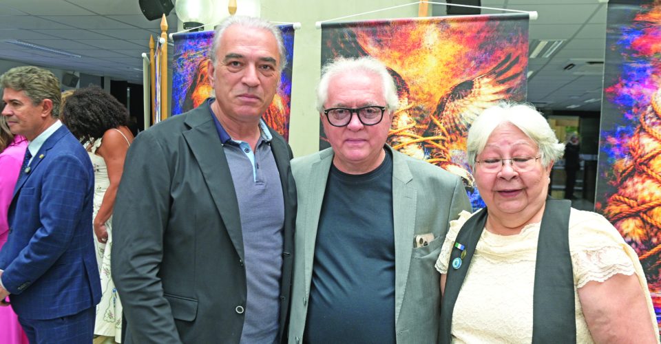 Santiago Belacqua com o diretor do jornal O Estado, Jaime Valler e Delasnieve Daspe - Foto: Nilson Figueiredo