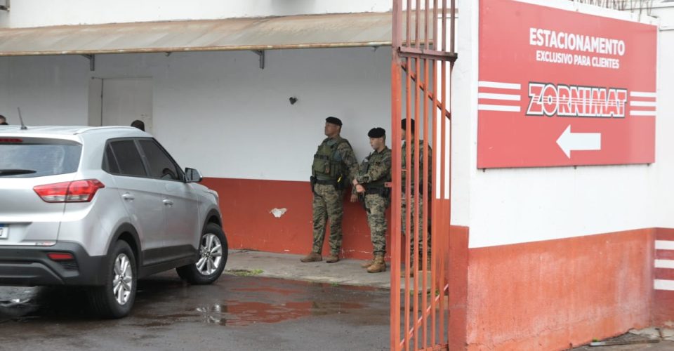 Loja alvo da Operação, na Avenida Afonso Pena, em Campo Grande - Foto: Nilson Figueiredo