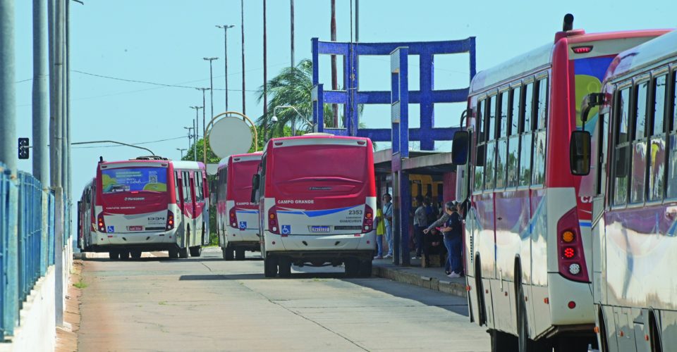 Impasse no transporte público surge em meio ao debate sobre a precariedade do serviço - Foto: Nilson figueiredo