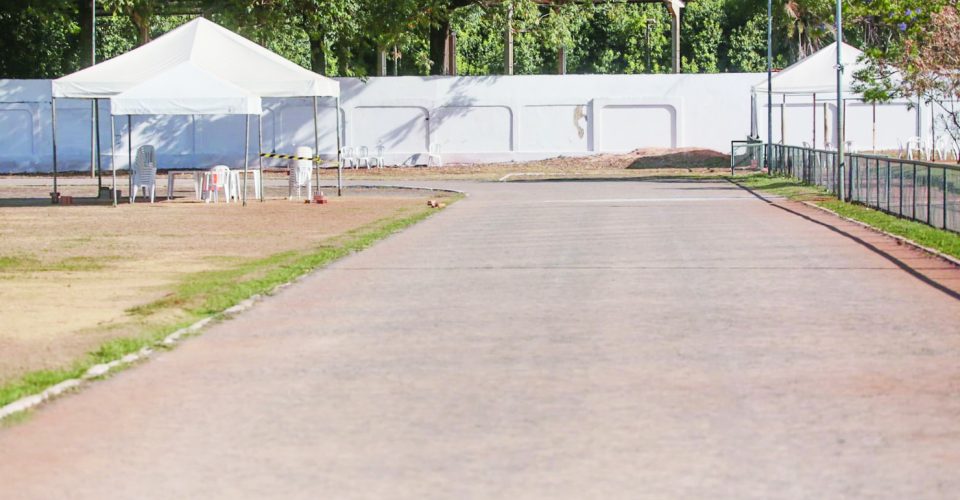 Foto:  Arthur foi atendido com
quadro de desidratação
severa, ainda na pista
do Poliesportivo / Marcos Maluf