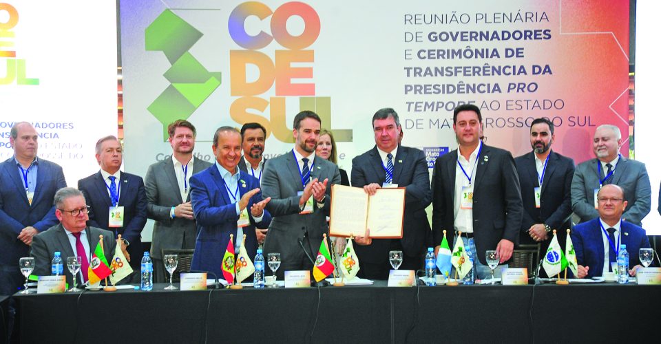 Posse do governador
Eduardo Riedel como
presidente do Codesul (Foto: Fotos: Nilson Figueiredo)